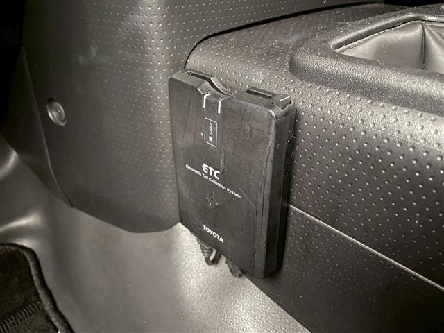 ＦＪクルーザー カラーパッケージ　クルーズコントロール　バックカメラ　ＥＴＣ　純正ＨＤＤナビ　ＢＴ／フルセグＴＶ／ＣＤ／ＤＶＤ　バックフォグランプ　ステアリングリモコン　ドライブレコーダー　コーナーセンサー（10枚目）
