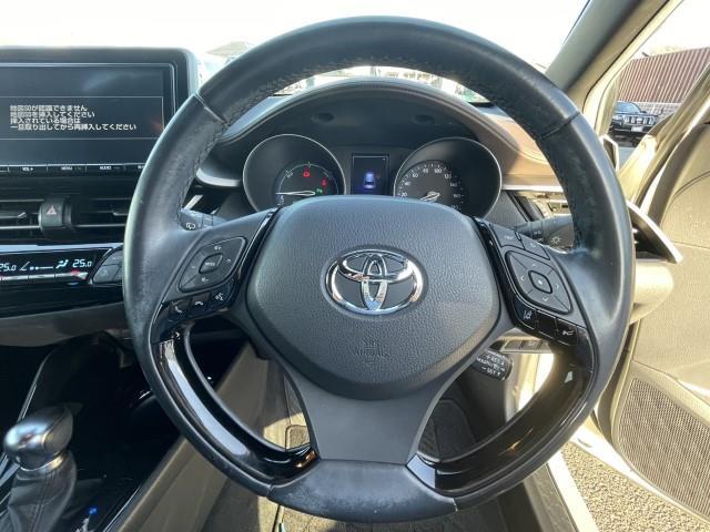 Ｃ－ＨＲ Ｇ　純正ＳＤナビ　フルセグＴＶ　レーダークルーズコントロール　シートヒーター　バックカメラ　ＢＳＭ　衝突軽減ブレーキ　レーンキープアシスト　ビルドインＥＴＣ　純正１８インチアルミホイール（12枚目）