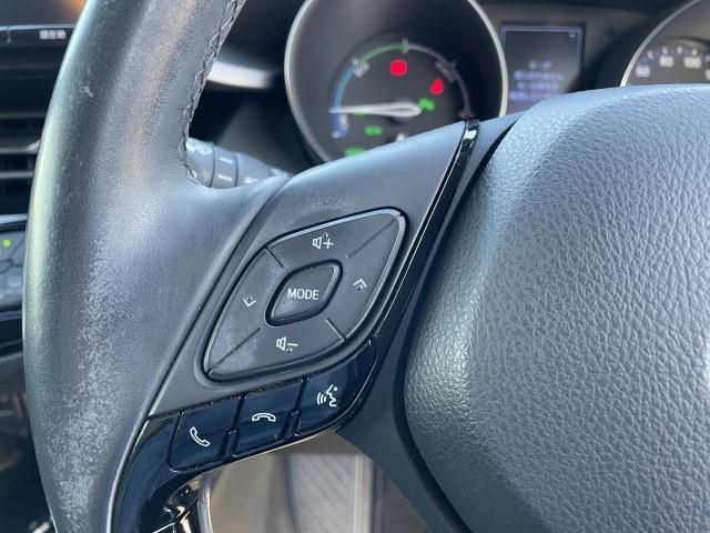 Ｃ－ＨＲ Ｇ　純正ＳＤナビ　フルセグＴＶ　レーダークルーズコントロール　シートヒーター　バックカメラ　ＢＳＭ　衝突軽減ブレーキ　レーンキープアシスト　ビルドインＥＴＣ　純正１８インチアルミホイール（13枚目）