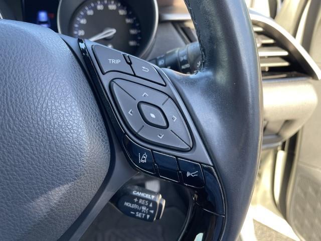 Ｃ－ＨＲ Ｇ　純正ＳＤナビ　フルセグＴＶ　レーダークルーズコントロール　シートヒーター　バックカメラ　ＢＳＭ　衝突軽減ブレーキ　レーンキープアシスト　ビルドインＥＴＣ　純正１８インチアルミホイール（14枚目）