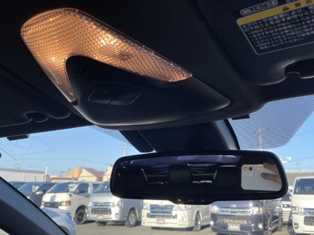 Ｃ－ＨＲ Ｇ　純正ＳＤナビ　フルセグＴＶ　レーダークルーズコントロール　シートヒーター　バックカメラ　ＢＳＭ　衝突軽減ブレーキ　レーンキープアシスト　ビルドインＥＴＣ　純正１８インチアルミホイール（15枚目）