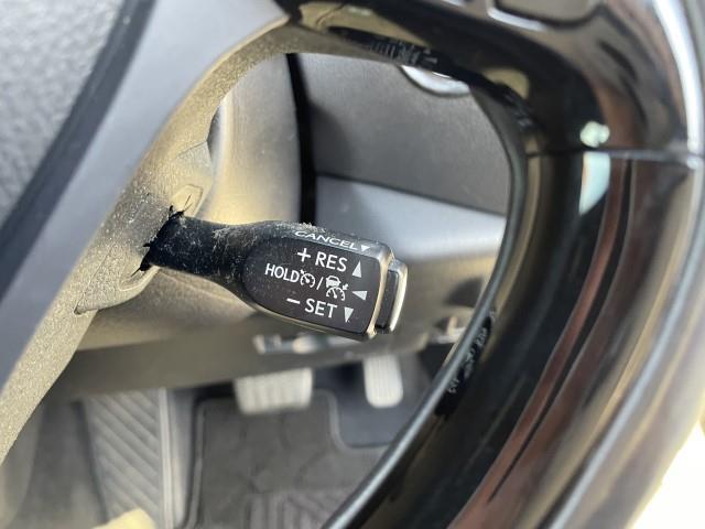 Ｃ－ＨＲ Ｇ　純正ＳＤナビ　フルセグＴＶ　レーダークルーズコントロール　シートヒーター　バックカメラ　ＢＳＭ　衝突軽減ブレーキ　レーンキープアシスト　ビルドインＥＴＣ　純正１８インチアルミホイール（16枚目）