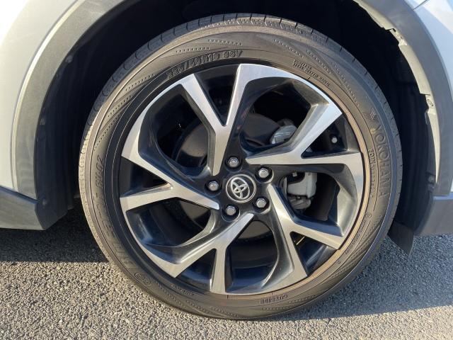 Ｃ－ＨＲ Ｇ　純正ＳＤナビ　フルセグＴＶ　レーダークルーズコントロール　シートヒーター　バックカメラ　ＢＳＭ　衝突軽減ブレーキ　レーンキープアシスト　ビルドインＥＴＣ　純正１８インチアルミホイール（33枚目）