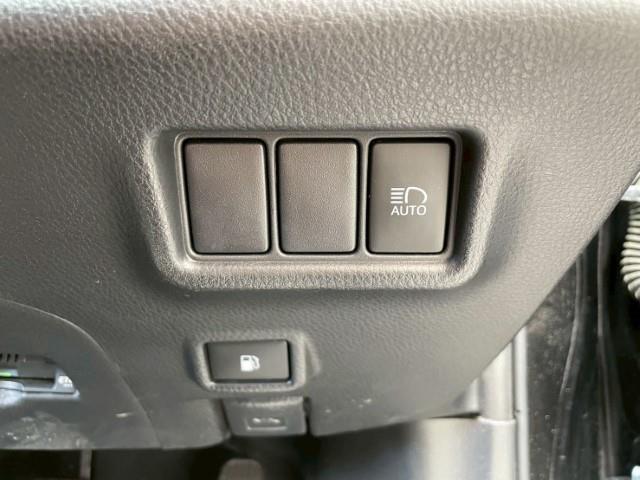Ｃ－ＨＲ Ｇ－Ｔ　純正ＳＤナビ　フルセグＴＶ　ミラー一体型ドライブレコーダー　純正エンジンスターター　シートヒーター　レーダークルーズコントロール　ＥＴＣ　プリクラッシュセーフティ　コーナーセンサー（9枚目）