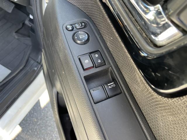 N-VAN+スタイル クール・ホンダセンシング 4WD 純正ナビ(BT/CD/DVD/フルセグ) 前方ドラレコ バックカメラ 後方コーナーセンサー フルフラットシート レーダークルーズコントロール スマートキー 両側スライドドア電動格納ミラー(16枚目)