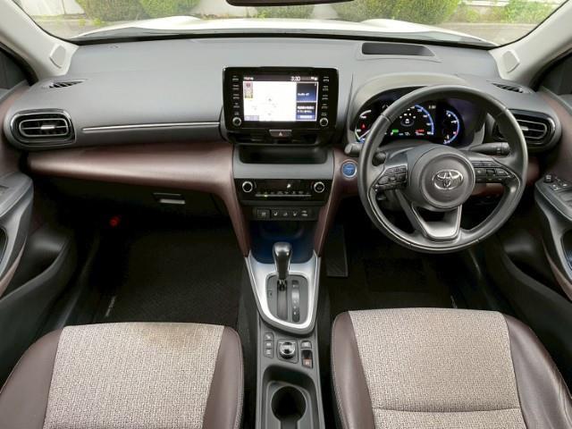 ヤリスクロス ハイブリッドZ 純正ディスプレイオーディオ フルセグTV/CD/DVD/Bluetooth 全方位カメラ レーダークルーズコントロール シートヒーター BSM HUD オートハイビーム LEDヘッドライト(2枚目)