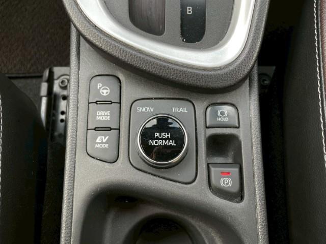 ヤリスクロス ハイブリッドZ 純正ディスプレイオーディオ フルセグTV/CD/DVD/Bluetooth 全方位カメラ レーダークルーズコントロール シートヒーター BSM HUD オートハイビーム LEDヘッドライト(8枚目)