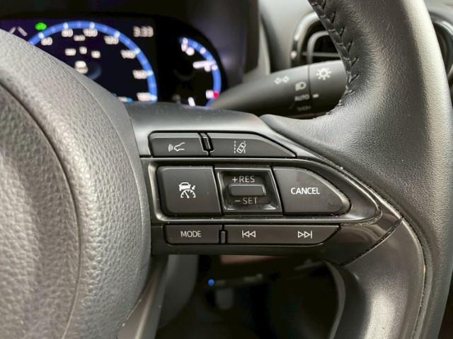 ヤリスクロス ハイブリッドZ 純正ディスプレイオーディオ フルセグTV/CD/DVD/Bluetooth 全方位カメラ レーダークルーズコントロール シートヒーター BSM HUD オートハイビーム LEDヘッドライト(15枚目)