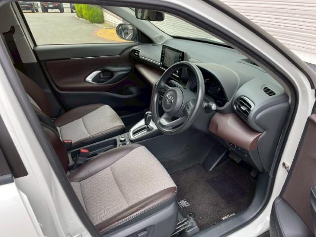 ヤリスクロス ハイブリッドZ 純正ディスプレイオーディオ フルセグTV/CD/DVD/Bluetooth 全方位カメラ レーダークルーズコントロール シートヒーター BSM HUD オートハイビーム LEDヘッドライト(18枚目)