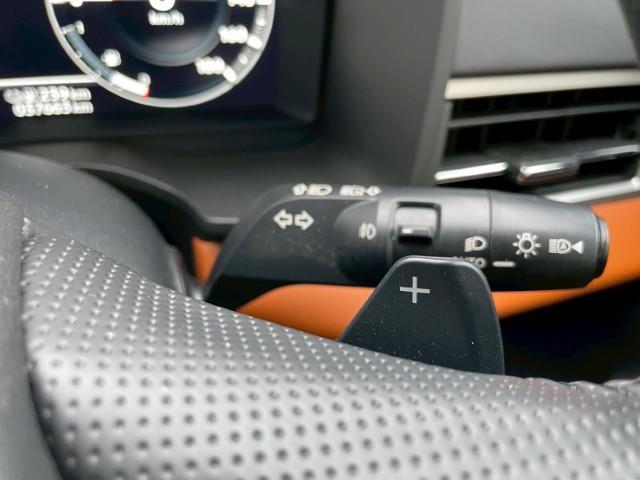 アウトランダーＰＨＥＶ Ｐ　純正９インチナビ　フルセグＴＶ　全方位カメラ　ＢＯＳＥサウンド　ミラー一体ドライブレコーダー　ステアリングヒーター　パドルシフト　レーダークルーズコントロール　ＢＳＭ　ＨＵＤ　ＡＶＨ（16枚目）