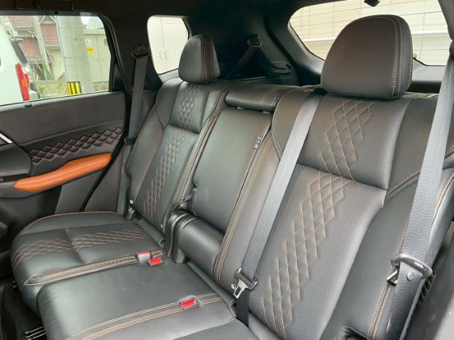 アウトランダーＰＨＥＶ Ｐ　純正９インチナビ　フルセグＴＶ　全方位カメラ　ＢＯＳＥサウンド　ミラー一体ドライブレコーダー　ステアリングヒーター　パドルシフト　レーダークルーズコントロール　ＢＳＭ　ＨＵＤ　ＡＶＨ（22枚目）