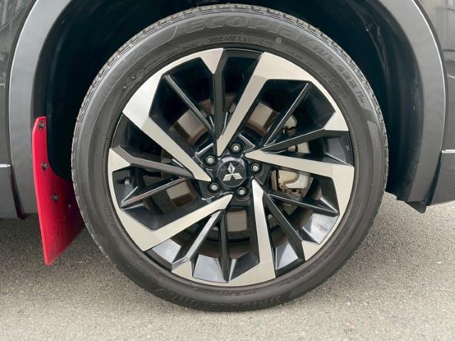 アウトランダーＰＨＥＶ Ｐ　純正９インチナビ　フルセグＴＶ　全方位カメラ　ＢＯＳＥサウンド　ミラー一体ドライブレコーダー　ステアリングヒーター　パドルシフト　レーダークルーズコントロール　ＢＳＭ　ＨＵＤ　ＡＶＨ（37枚目）