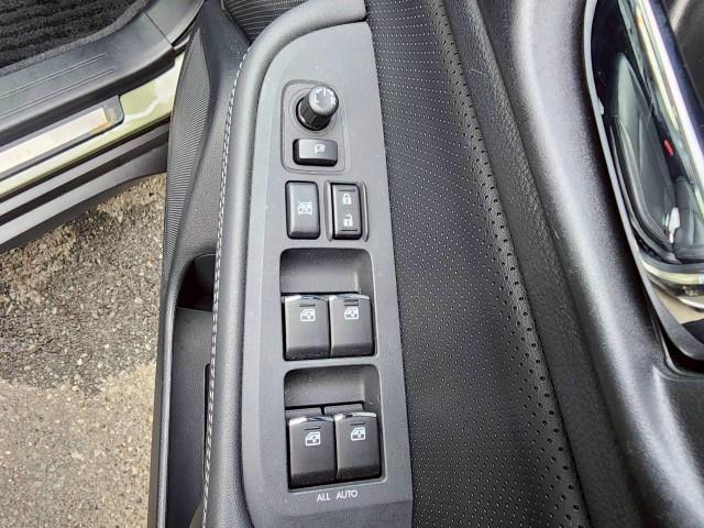 レガシィアウトバック リミテッド　純正メモリーナビ　レーダークルーズコントロール　前後ドライブレコーダー　パドルシフト　ステアリングヒーター　Ｘ－ＭＯＤＥ　シートヒーター　フルセグＴＶ　ＢＳＭ　ＳＲＨ　ＲＡＢ　フォグライト（8枚目）