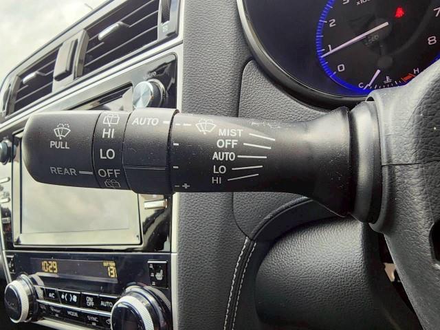 レガシィアウトバック リミテッド　純正メモリーナビ　レーダークルーズコントロール　前後ドライブレコーダー　パドルシフト　ステアリングヒーター　Ｘ－ＭＯＤＥ　シートヒーター　フルセグＴＶ　ＢＳＭ　ＳＲＨ　ＲＡＢ　フォグライト（18枚目）