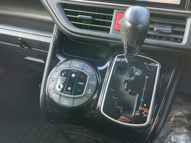 ノア Si ダブルバイビーII 純正10インチナビ Bluetooth/CD/DVD/フルセグTV 4WD バックカメラ クルーズコントロール 両側パワースライドドア アイドリングストップ フリップダウンモニター ETC(6枚目)