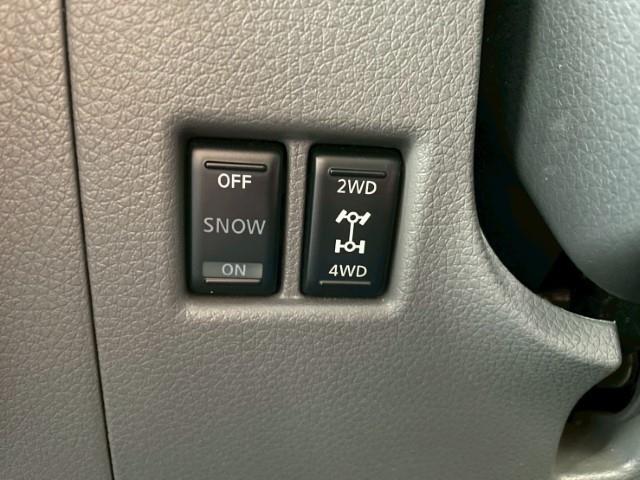 ＮＶ３５０キャラバンバン ライダー　ブラックＬプレミアムＧＸ　純正ＳＤナビ　フルセグＴＶ　バックカメラ　ベットキット　ドライブレコーダー　ＬＥＤデイライト　電動格納ミラー　フォグライト　切り替え式４ＷＤ（7枚目）