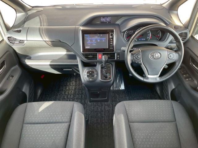 ヴォクシー Ｖ　１５ＡＷ　モンツァ　ハイブロック　ターマー　モンスタＲ／Ｔハイブリッド　ＴＯＹＯＴＡエンブレム　ニューペイント：ナチュラルベージュマイカメタリック　オートマチックハイビーム　純正ＳＤナビ　フルセグ（2枚目）