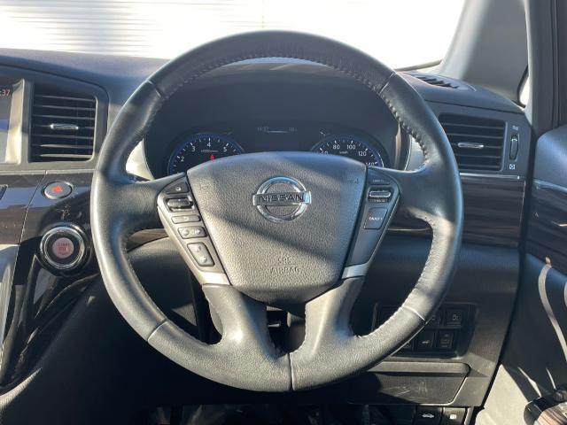 エルグランド ２５０ハイウェイスター　純正メモリーナビ　フルセグＴＶ　アラウンドビューモニター　両側パワースライドドア　クルーズコントロール　純正１８インチアルミ　コーナーセンサー　ＬＥＤヘッドライト　ステアリングリモコン（16枚目）