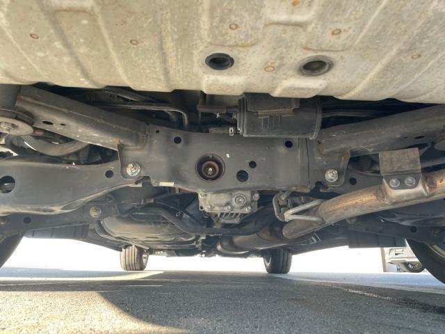 エルグランド ２５０ハイウェイスター　純正メモリーナビ　フルセグＴＶ　アラウンドビューモニター　両側パワースライドドア　クルーズコントロール　純正１８インチアルミ　コーナーセンサー　ＬＥＤヘッドライト　ステアリングリモコン（34枚目）