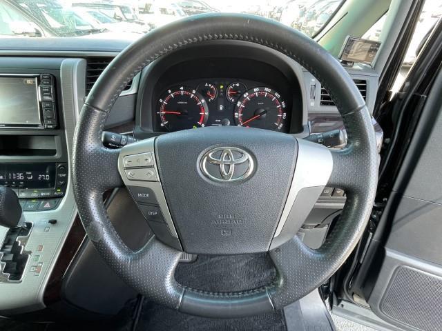 アルファード ２４０Ｓ　アルパインＳＤナビ　フルセグＴＶ　バックカメラ　両側パワースライドドア　エンジンスターター　レーダー探知機　社外１９インチアルミ　クリアランスソナー　フォグライト　電動格納ミラー（13枚目）