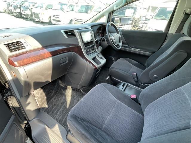 アルファード ２４０Ｓ　アルパインＳＤナビ　フルセグＴＶ　バックカメラ　両側パワースライドドア　エンジンスターター　レーダー探知機　社外１９インチアルミ　クリアランスソナー　フォグライト　電動格納ミラー（16枚目）