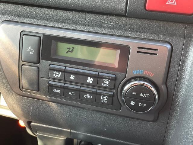 ハイエースバン スーパーGL ダーク プライムII 純正SDナビ グリルガード テールガード ベットキット フリップダウンモニター グッドイヤーホワイトレタータイヤ 衝突軽減ブレーキ レーンキープアシスト 前後ドライブレコーダー ステアリングリモコン(6枚目)