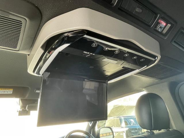 ハイエースバン スーパーGL ダーク プライムII 純正SDナビ グリルガード テールガード ベットキット フリップダウンモニター グッドイヤーホワイトレタータイヤ 衝突軽減ブレーキ レーンキープアシスト 前後ドライブレコーダー ステアリングリモコン(16枚目)