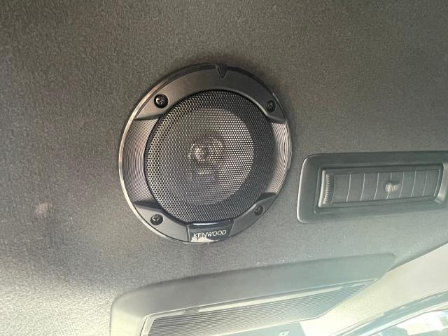 ハイエースバン スーパーGL ダーク プライムII 純正SDナビ グリルガード テールガード ベットキット フリップダウンモニター グッドイヤーホワイトレタータイヤ 衝突軽減ブレーキ レーンキープアシスト 前後ドライブレコーダー ステアリングリモコン(17枚目)