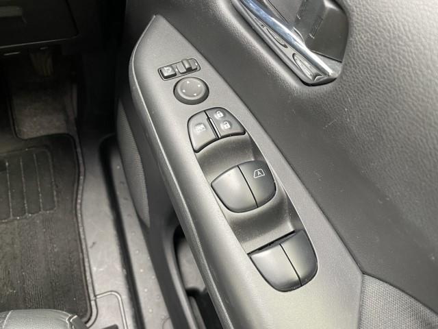 セレナ ハイウェイスターV プロパイロット 電動サイドステップ BSM フリップダウンモニター 両側パワースライドドア 純正10インチSDナビ アラウンドビューモニター パーキングアシスト ETC(10枚目)