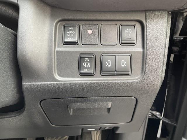 セレナ ハイウェイスターV プロパイロット 電動サイドステップ BSM フリップダウンモニター 両側パワースライドドア 純正10インチSDナビ アラウンドビューモニター パーキングアシスト ETC(11枚目)