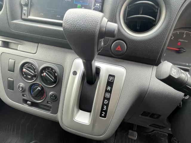 ＮＶ３５０キャラバンバン ＤＸ　純正メモリーナビ　フルセグＴＶ　バックカメラ　ベットキット　ＬＥＤヘッドライト　ＥＴＣ　フォグライト　電動格納ミラー　パートタイム４ＷＤ　純正フロアマット　衝突軽減ブレーキ（5枚目）