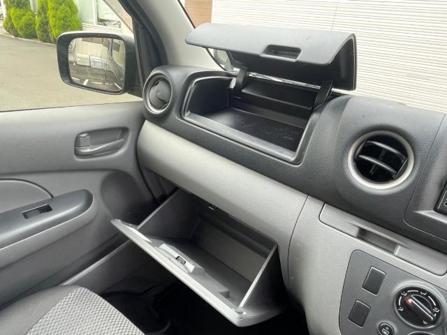 ＮＶ３５０キャラバンバン ＤＸ　純正メモリーナビ　フルセグＴＶ　バックカメラ　ベットキット　ＬＥＤヘッドライト　ＥＴＣ　フォグライト　電動格納ミラー　パートタイム４ＷＤ　純正フロアマット　衝突軽減ブレーキ（8枚目）