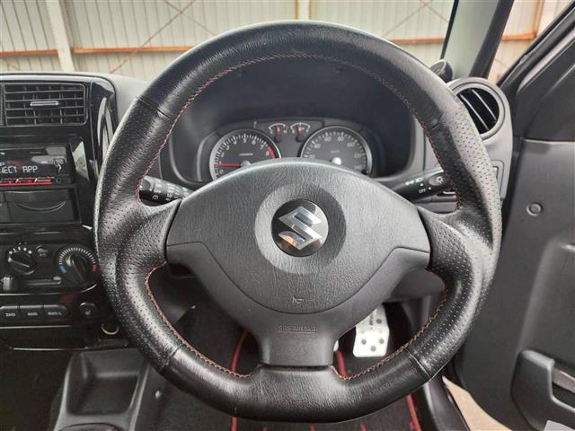 ジムニー クロスアドベンチャー　前後ショートバンパー　ヨコハマジオランダーＭ／Ｔ　スキッドプレート　ＬＥＤテールランプ　カロッツェリアツィーター　カロッツェリアＣＤオーディオ　シートヒーター　フォグライト（3枚目）