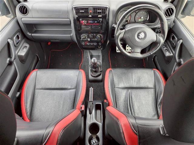 ジムニー クロスアドベンチャー　前後ショートバンパー　ヨコハマジオランダーＭ／Ｔ　スキッドプレート　ＬＥＤテールランプ　カロッツェリアツィーター　カロッツェリアＣＤオーディオ　シートヒーター　フォグライト（6枚目）