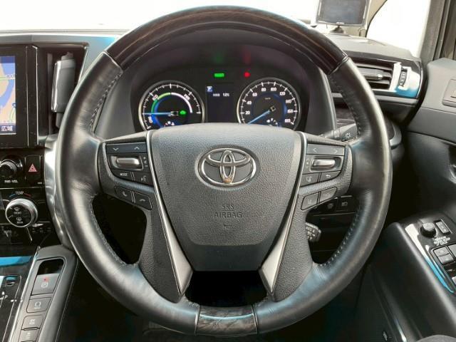 アルファードハイブリッド ＳＲ　Ｃパッケージ　両側パワースライドドア　社外セキュリティ　フリップダウンモニター　プリクラッシュセーフティ　レーンキープアシスト　ＲＣＴＡ　デジタルインナーミラー　パーキングアシスト　ステアリングヒーター（15枚目）