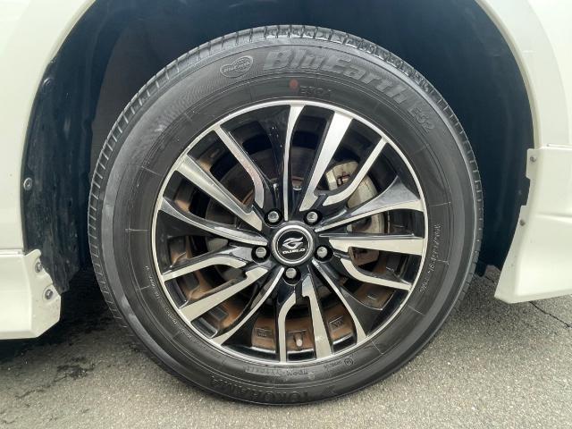 カローラスポーツ Ｇ　Ｘ　モデリスタエアロ　社外ＳＤナビ　ＣＤ／ＤＶＤ／ＢＴ／フルセグＴＶ　バックカメラ　純正ラバーマット　ドライブモード切替　ワイパーデアイサー　電動パーキンググブレーキ　純正エンジンスターター　ＥＴＣ（32枚目）