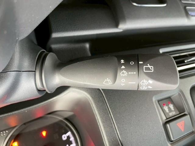 アトレー ＲＳ　両側パワースライドドア　リアヒーター　アダクティブクルーズコントロール　切替４ＷＤ　電動格納ミラー　フォグライト　アイドリングストップ　オートライト　ＬＥＤヘッドライト（10枚目）