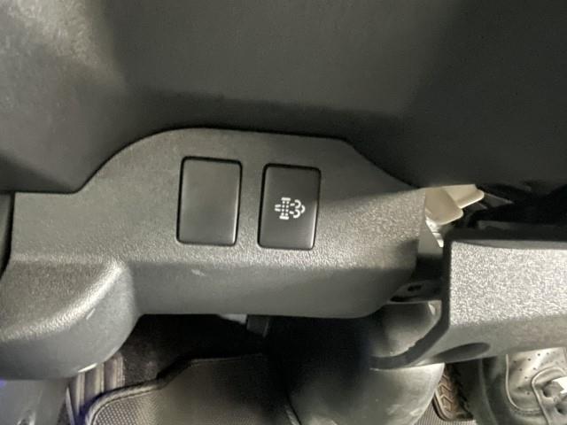 レジアスエースバン スーパーＧＬ　ダークプライム　社外メモリーナビ　フルセグＴＶ　バックカメラ　ＬＥＤヘッドライト　フロントスポイラー　オーバーフェンダー　シートカバー　前後ドライブレコーダー　ＬＥＤテールライト　ビルドインＥＴＣ（5枚目）