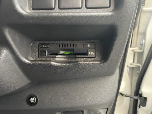 レジアスエースバン スーパーＧＬ　ダークプライム　社外メモリーナビ　フルセグＴＶ　バックカメラ　ＬＥＤヘッドライト　フロントスポイラー　オーバーフェンダー　シートカバー　前後ドライブレコーダー　ＬＥＤテールライト　ビルドインＥＴＣ（9枚目）