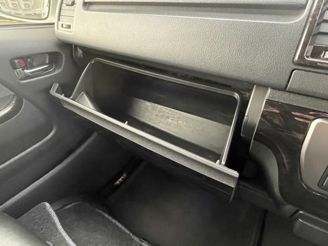 レジアスエースバン スーパーＧＬ　ダークプライム　社外メモリーナビ　フルセグＴＶ　バックカメラ　ＬＥＤヘッドライト　フロントスポイラー　オーバーフェンダー　シートカバー　前後ドライブレコーダー　ＬＥＤテールライト　ビルドインＥＴＣ（13枚目）