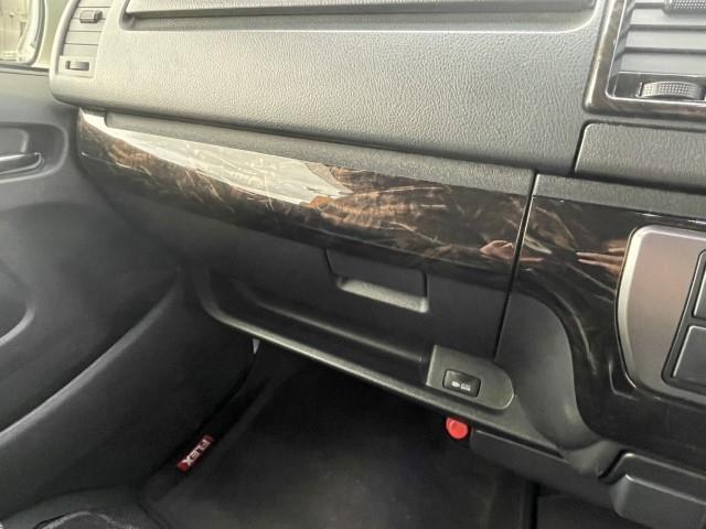 レジアスエースバン スーパーＧＬ　ダークプライム　社外メモリーナビ　フルセグＴＶ　バックカメラ　ＬＥＤヘッドライト　フロントスポイラー　オーバーフェンダー　シートカバー　前後ドライブレコーダー　ＬＥＤテールライト　ビルドインＥＴＣ（15枚目）