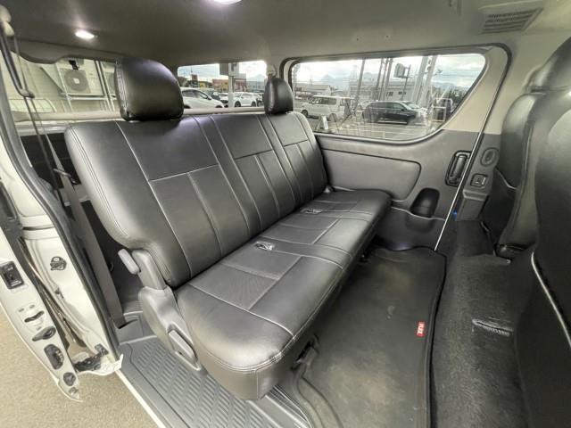 レジアスエースバン スーパーＧＬ　ダークプライム　社外メモリーナビ　フルセグＴＶ　バックカメラ　ＬＥＤヘッドライト　フロントスポイラー　オーバーフェンダー　シートカバー　前後ドライブレコーダー　ＬＥＤテールライト　ビルドインＥＴＣ（24枚目）