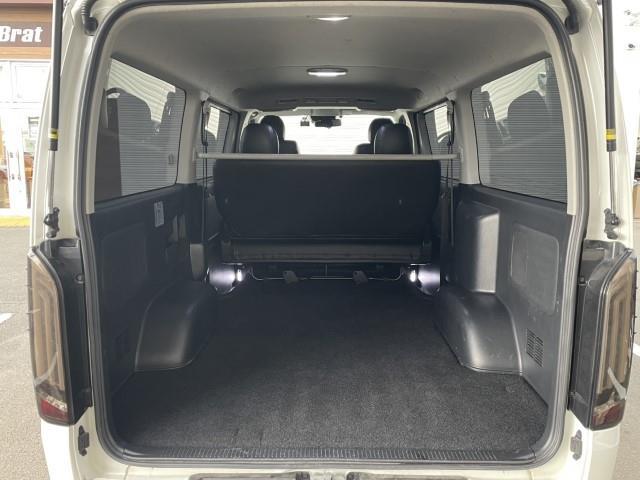 レジアスエースバン スーパーＧＬ　ダークプライム　社外メモリーナビ　フルセグＴＶ　バックカメラ　ＬＥＤヘッドライト　フロントスポイラー　オーバーフェンダー　シートカバー　前後ドライブレコーダー　ＬＥＤテールライト　ビルドインＥＴＣ（28枚目）