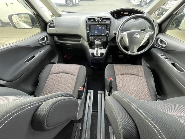 セレナ ハイウェイスター　アドバンスドセーフティパッケージ　４ＷＤ　片側パワースライドドア　クルーズコントロール　電動格納ミラー　バックカメラ　ＷＡＣ　アイドリングストップ　全方位カメラ（2枚目）