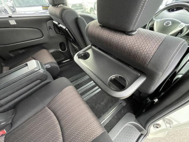 セレナ ハイウェイスター　アドバンスドセーフティパッケージ　４ＷＤ　片側パワースライドドア　クルーズコントロール　電動格納ミラー　バックカメラ　ＷＡＣ　アイドリングストップ　全方位カメラ（15枚目）