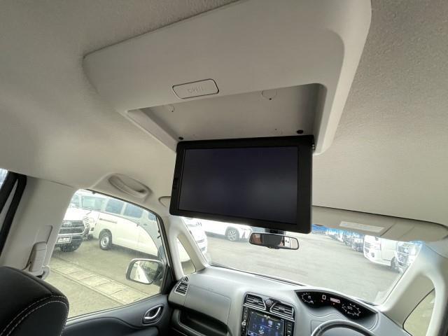 セレナ ハイウェイスター　アドバンスドセーフティパッケージ　４ＷＤ　片側パワースライドドア　クルーズコントロール　電動格納ミラー　バックカメラ　ＷＡＣ　アイドリングストップ　全方位カメラ（18枚目）