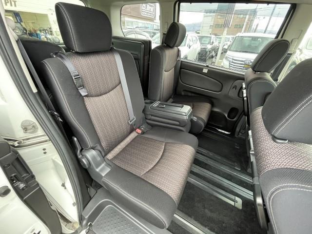 セレナ ハイウェイスター　アドバンスドセーフティパッケージ　４ＷＤ　片側パワースライドドア　クルーズコントロール　電動格納ミラー　バックカメラ　ＷＡＣ　アイドリングストップ　全方位カメラ（23枚目）