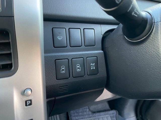 ヴォクシー ＺＳ　社外スピーカー　前方ドラレコ　両側パワースライドドア　ＥＴＣ　４ＷＤ　前席シートヒーター　アルパインナビ　電動格納ミラー（10枚目）