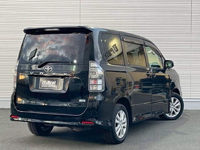 ヴォクシー ＺＳ　社外スピーカー　前方ドラレコ　両側パワースライドドア　ＥＴＣ　４ＷＤ　前席シートヒーター　アルパインナビ　電動格納ミラー（35枚目）