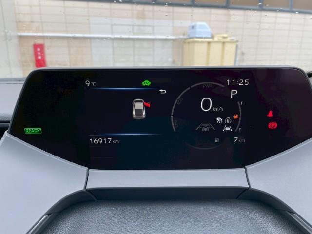 プリウス Z 全方位カメラ 黒革シート スマートキー 前席シートヒーター 前席シートエアコン プリクラッシュセーフティ ステアリングヒーター 2.0ETC オートハイビーム パワーバックドア パノラマルーフ(11枚目)